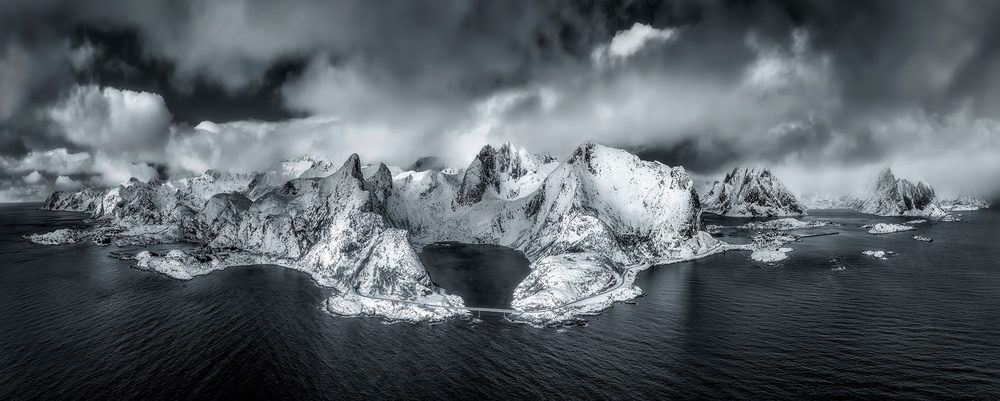 Ring Of Snow Mountains Panorama — Canvas